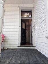 1907 10th St, Unit #4 in Sacramento, CA - Building Photo - Building Photo