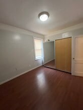 125 Manhattan Ave, Unit 1 in Jersey City, NJ - Building Photo - Building Photo