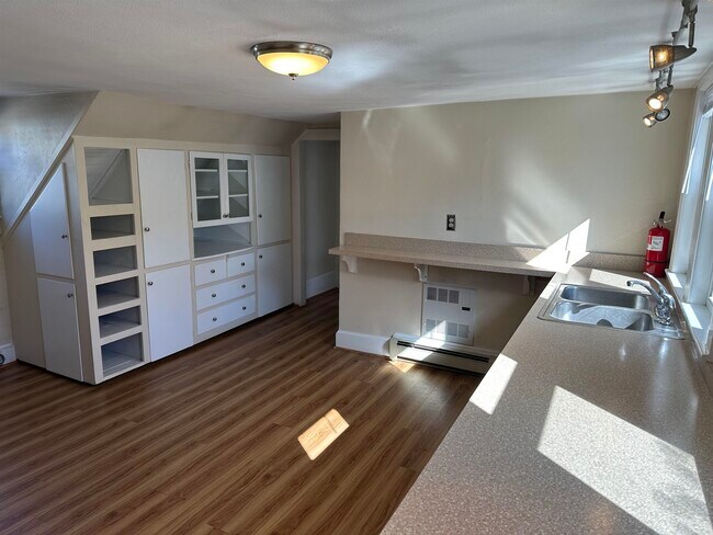 17 Hanover St in Concord, NH - Building Photo - Building Photo