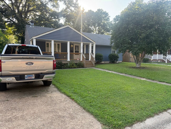 207 Winchester Dr in Hampton, VA - Building Photo - Building Photo