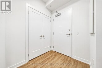 155 Greenbrier Rd in Cambridge, ON - Building Photo - Building Photo