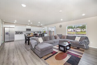 13315 326th Ct SE in Sultan, WA - Building Photo - Building Photo