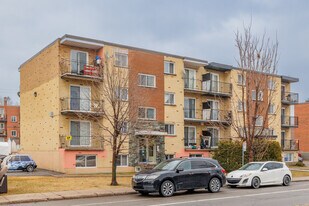 1845 Albert-Murphy Av in Laval, QC - Building Photo