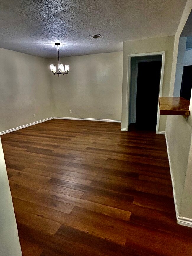 1314 Stacey St in Navasota, TX - Building Photo - Building Photo