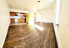712 N Market St, Unit SUITE in Marion, IL - Building Photo