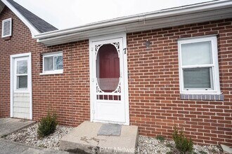 2142 W US Hwy 40-Unit -Apt 7 in Greenfield, IN - Building Photo - Building Photo