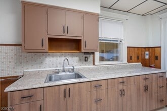 76 Planten Ave in Prospect Park, NJ - Building Photo - Building Photo