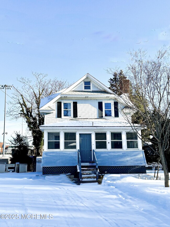 13 Woolley Ave in Long Branch, NJ - Building Photo - Building Photo