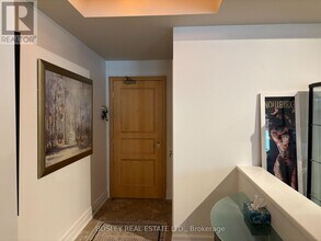 38-638 Avenue Rd in Toronto, ON - Building Photo - Building Photo