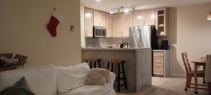 1855 Diamond St, Unit 5-213 in San Diego, CA - Building Photo - Building Photo