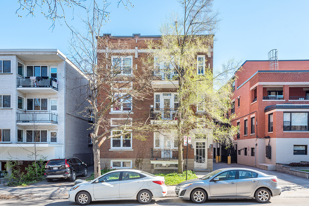 5585 Gatineau in Montréal, QC - Building Photo