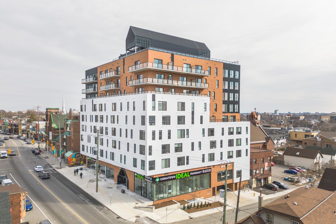 Jade Apartments in Ottawa, ON - Building Photo