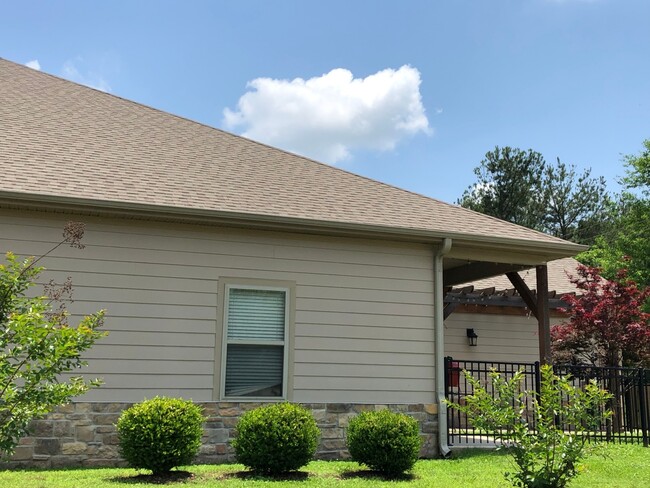 property at 2009 S Dixieland Rd