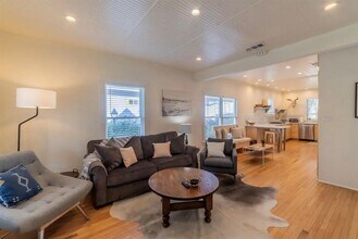 1503 Newton St in Austin, TX - Building Photo - Building Photo