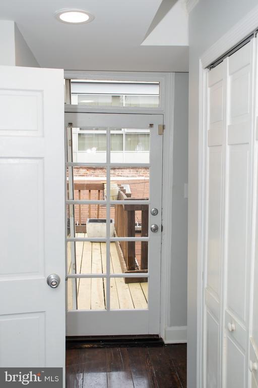 8 W Henrietta St in Baltimore, MD - Building Photo - Building Photo