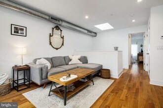 1821 Carpenter St-Unit -C in Philadelphia, PA - Building Photo - Building Photo