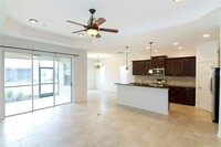 4732 Silvermoss Dr in Sarasota, FL - Foto de edificio - Building Photo