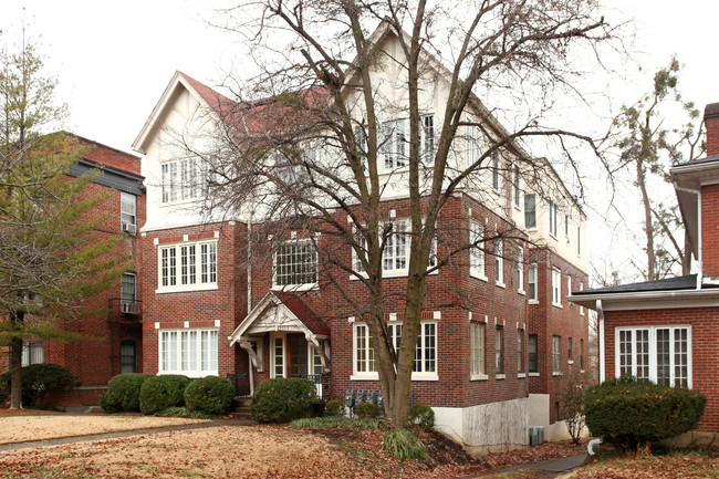 2053 Douglass Blvd in Louisville, KY - Building Photo - Building Photo