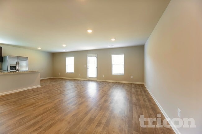 927 Equine Dr in Roebuck, SC - Foto de edificio - Building Photo