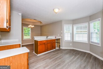 718 Fair Harbor Dr in Lithonia, GA - Building Photo - Building Photo