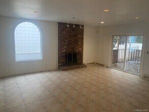 723 Hungry Harbor Rd in Valley Stream, NY - Building Photo - Building Photo