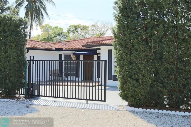 641 SW 8th Ave in Fort Lauderdale, FL - Foto de edificio - Building Photo
