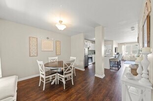 2024 Grayhawk Dr in Aurora, IL - Building Photo