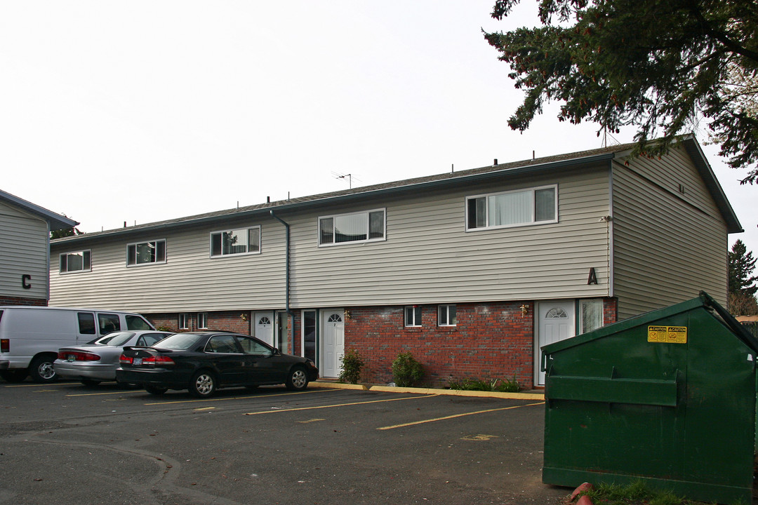 Coventry Apartments in Portland, OR - Building Photo