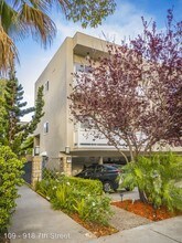 918 7th St. Santa Monica, CA in Santa Monica, CA - Building Photo - Building Photo