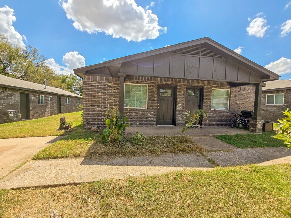 1117 E Parker St-Unit -1119 East Parker Street-1 in Shawnee, OK - Building Photo