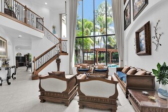 10703 Versailles Blvd in Wellington, FL - Building Photo - Building Photo