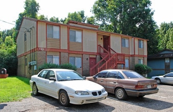 745 Pointe Ct in Tallahassee, FL - Building Photo - Building Photo