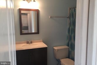 36 Bolton Ct in Franklin Township, NJ - Building Photo - Building Photo