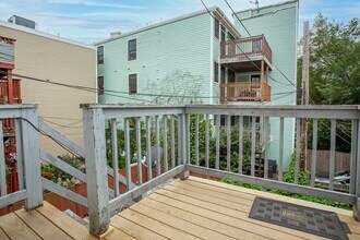 140 D St, Unit 2 in Boston, MA - Building Photo - Building Photo