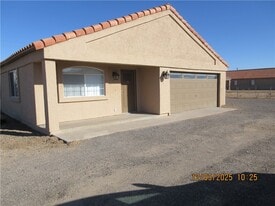 3150 Gordon #B Dr in Kingman, AZ - Building Photo