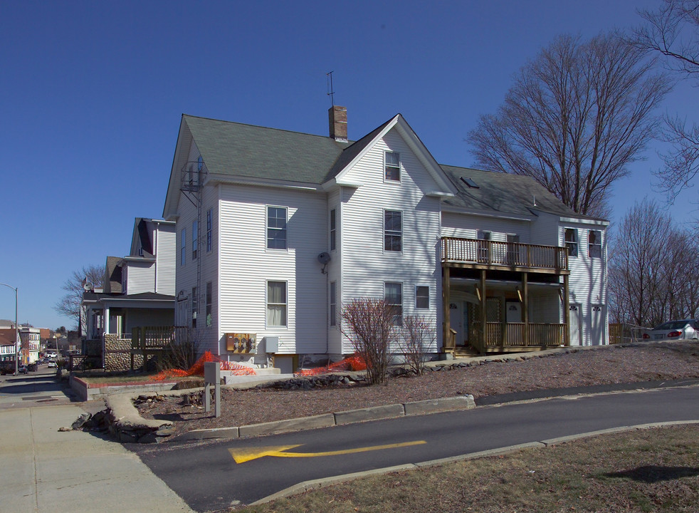 44 Winthrop St in Taunton, MA - Building Photo