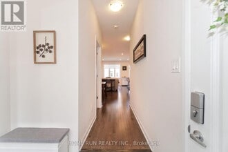 831 Dynasty St in Ottawa, ON - Building Photo - Building Photo