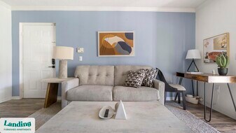 1000 Marlin Lakes Cir, Unit 1114 in Sarasota, FL - Building Photo