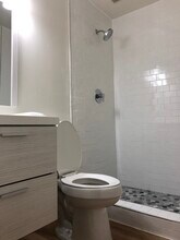 6114 Stonepath Cir, Unit Basement Room 2 in Centreville, VA - Building Photo - Building Photo