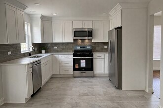 2235 Cheshire Dr in Aurora, IL - Building Photo - Building Photo