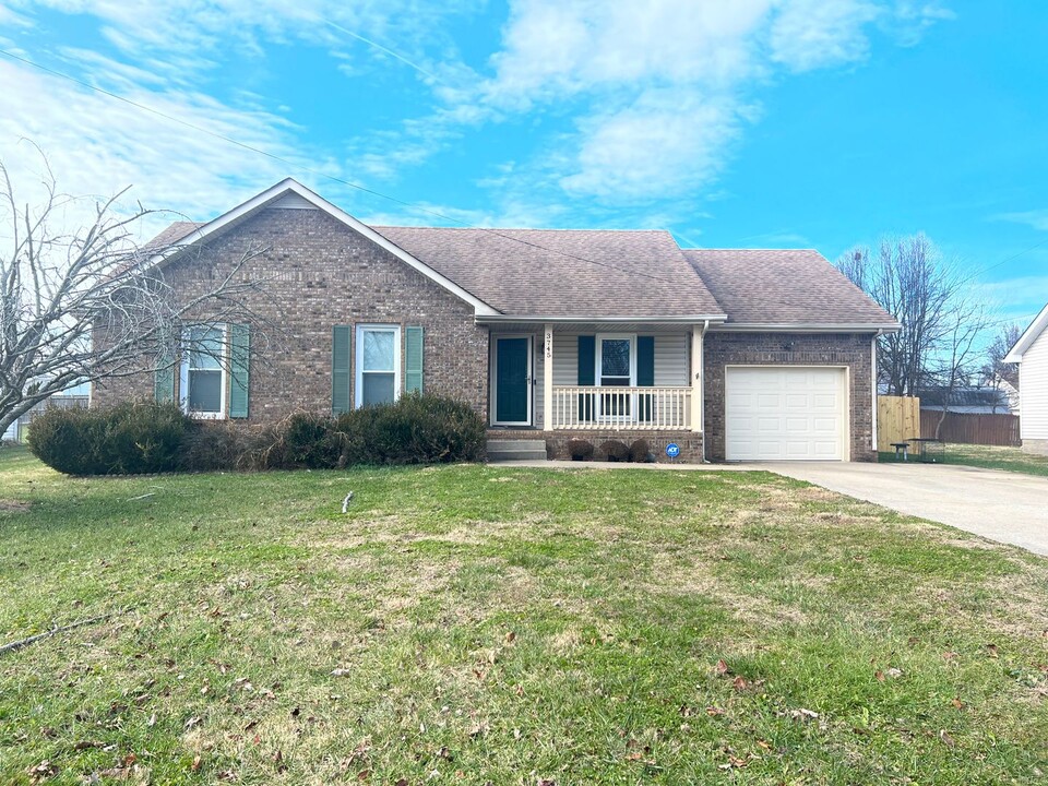 3745 Misty Way in Clarksville, TN - Building Photo