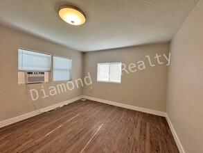 1300 E Division St in Springfield, MO - Building Photo - Building Photo