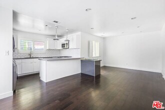 1806 Ashmore Pl in Los Angeles, CA - Building Photo - Building Photo