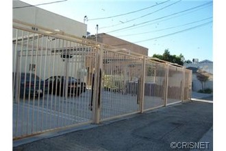 6710 Balboa Blvd in Van Nuys, CA - Building Photo - Building Photo