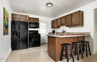 3914 E Cheery Lynn Rd in Phoenix, AZ - Building Photo - Building Photo