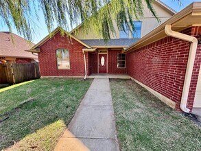 409 Sage Brush Rd in Yukon, OK - Building Photo - Building Photo