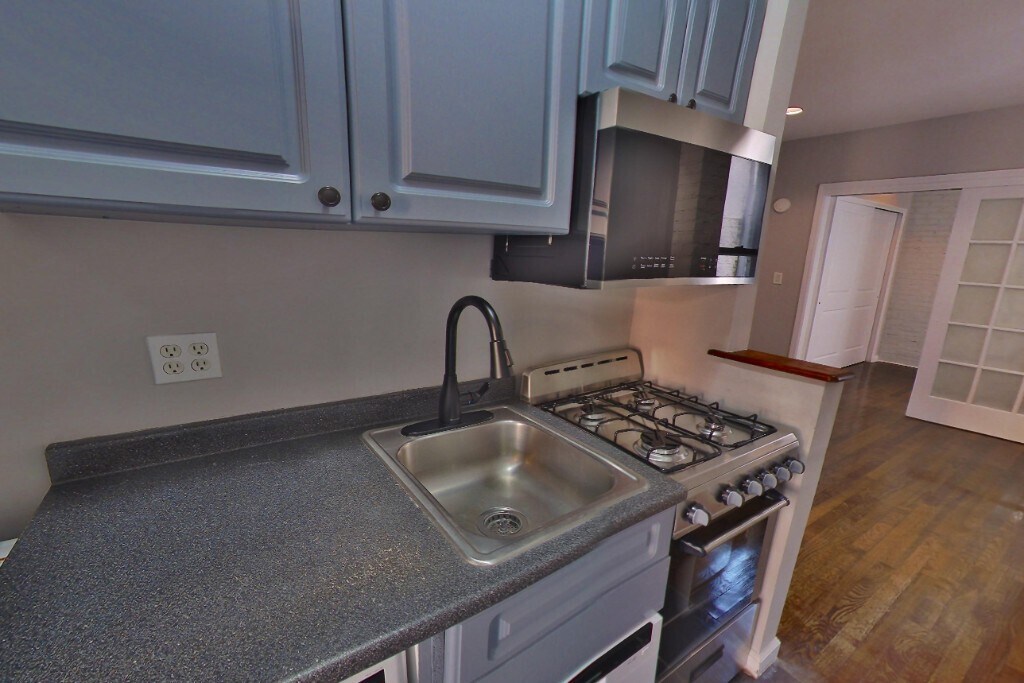 416 E 13th St in New York, NY - Building Photo