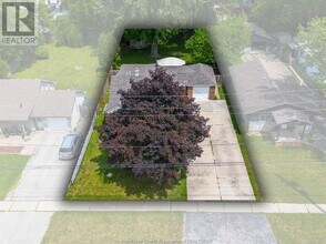 542 Lesperance Rd in Windsor, ON - Building Photo - Building Photo