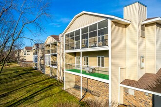 Mapplewood Village Townhomes in Ankeny, IA - Foto de edificio - Building Photo