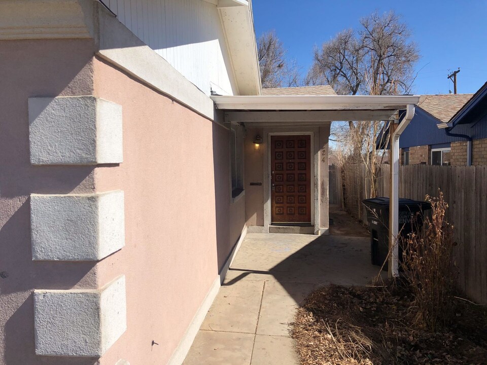 222 S Canosa Ct in Denver, CO - Building Photo